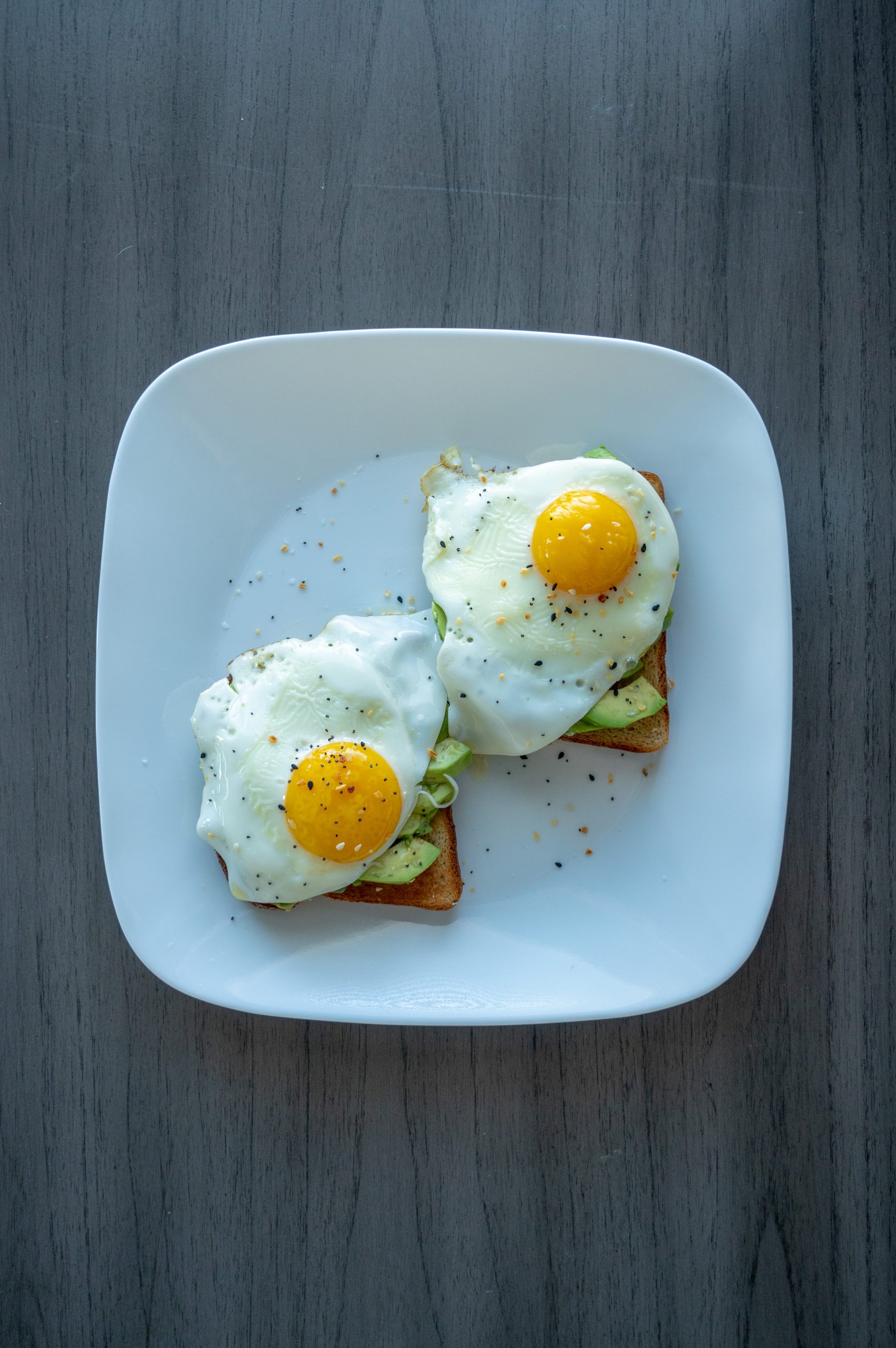 avocado toast with egg