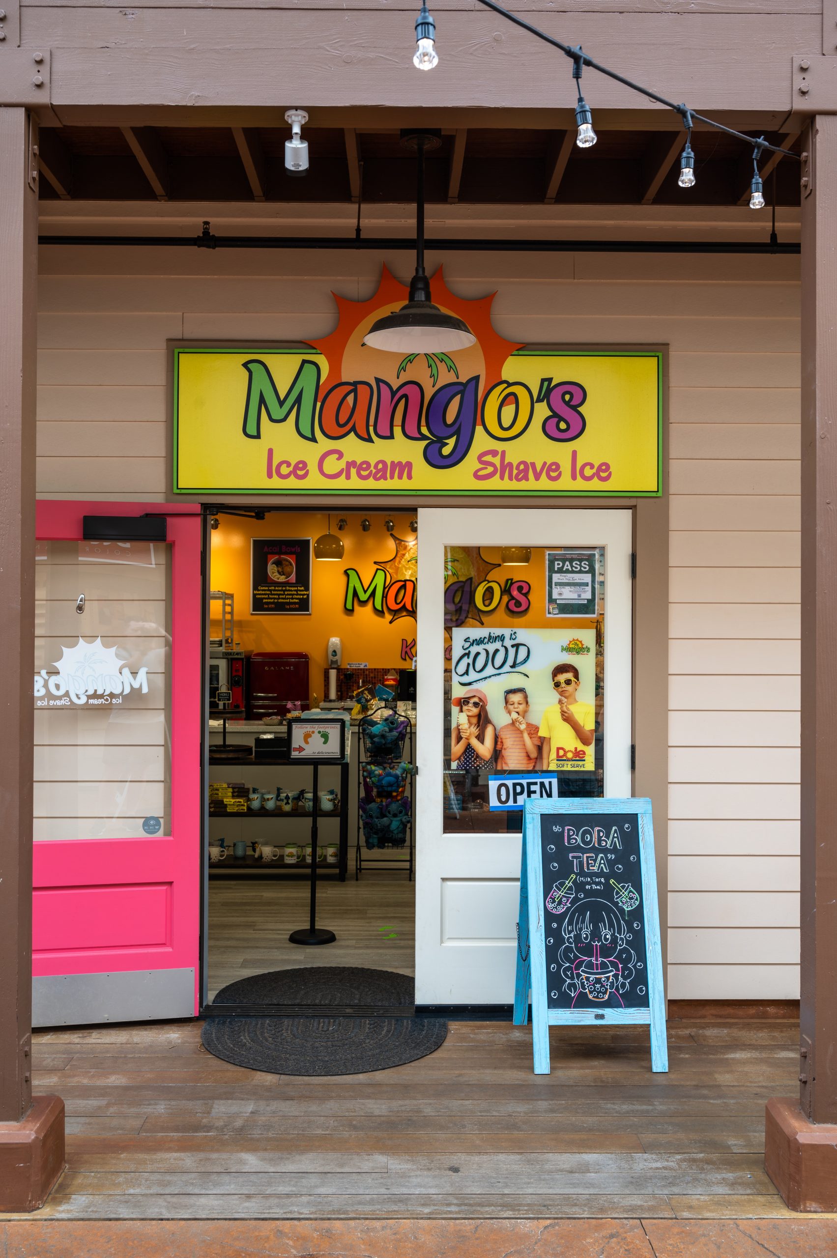 mango's old koloa town kauai hawaii