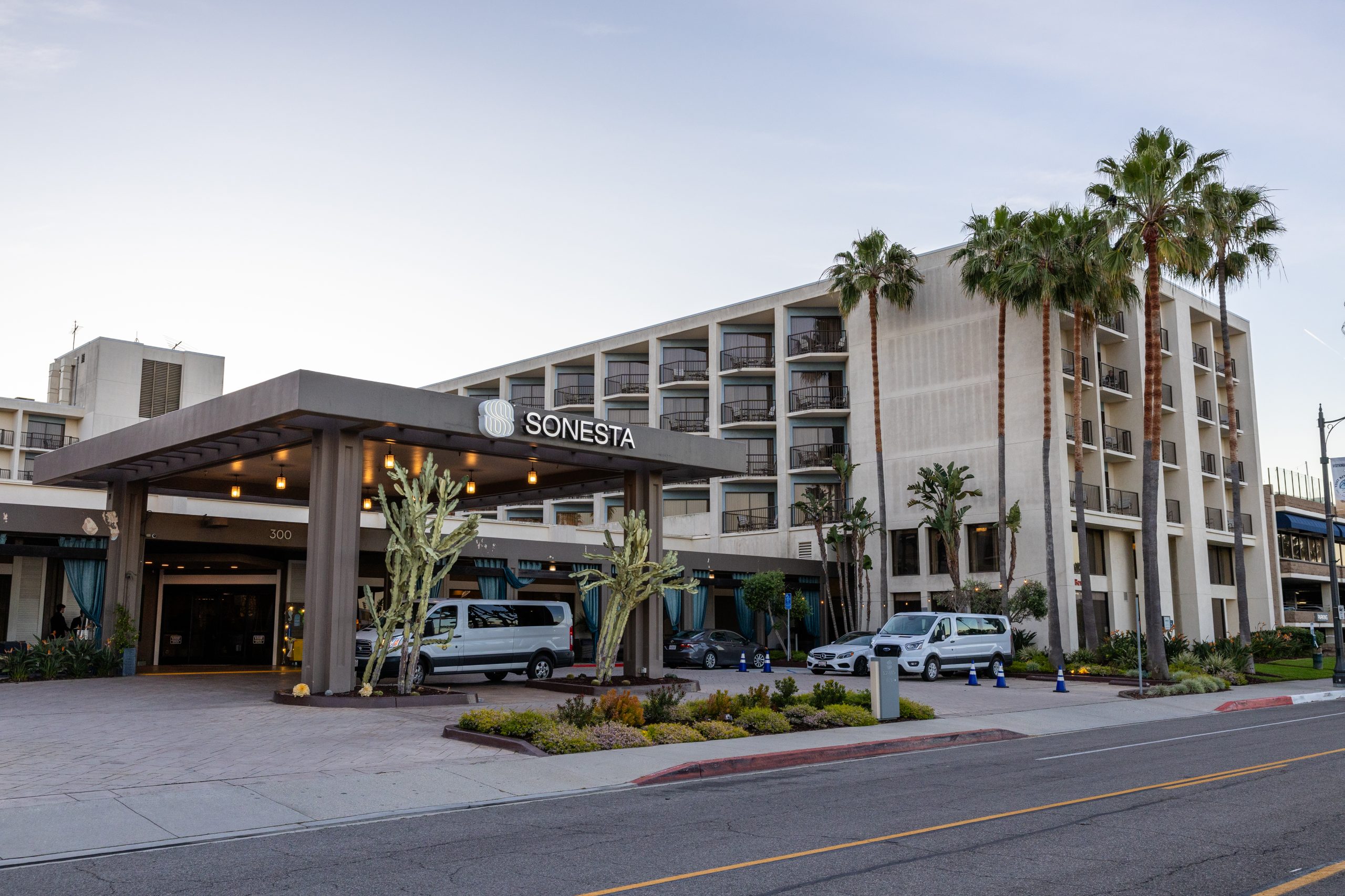 sonesta redondo beach & marina exterior